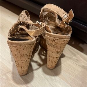 Chic Tan Wedge Sandals
